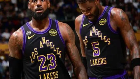 哈登高效得分助力快船逆转尼克斯取胜